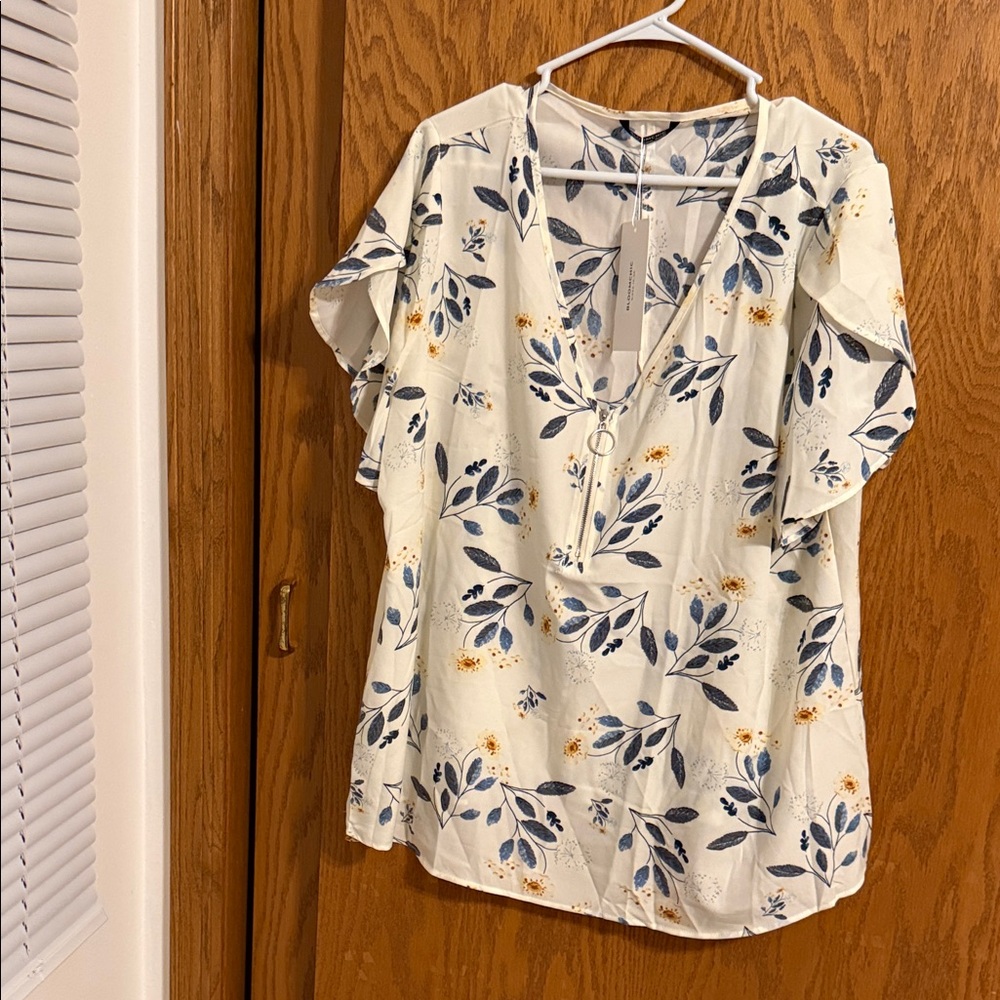 BloomChic Cream and Blue Floral Blouse